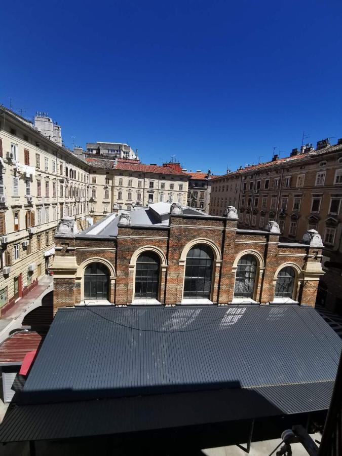 Market & Art Square Place 里耶卡 外观 照片